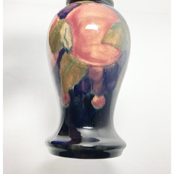1920s Moorcroft “Pomegranate” Mini Ceramic Bud Vase, 4” Signed - Picture 4 of 10
